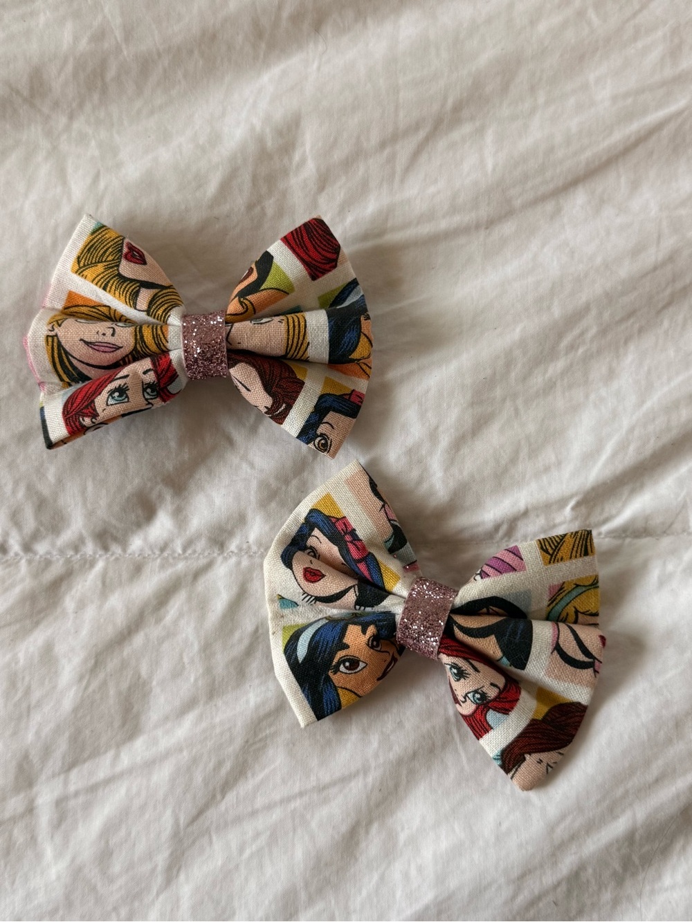 Girls' Glitter Center Bow Hair Clips - Multicolor Cartoon Print